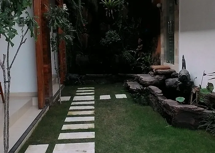 ホリデーパーク Kubu Bali Seminyak ケロボカン